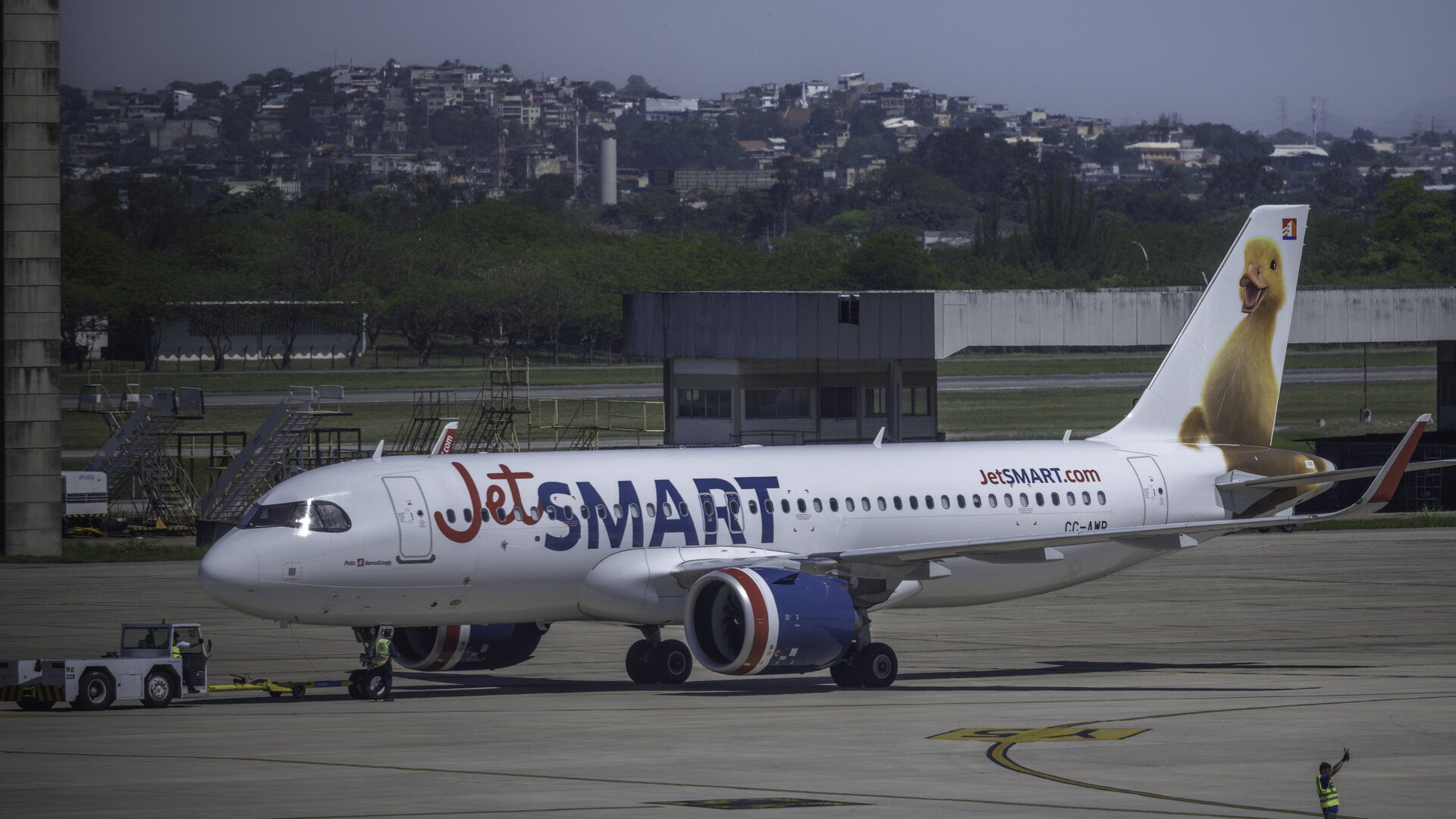 JetSMART aircraft in current livery