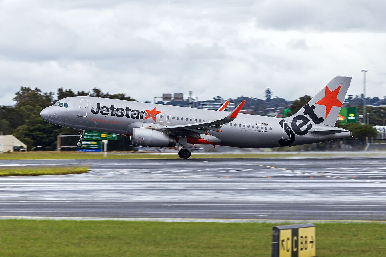 Jetstar Airways aircraft in current livery