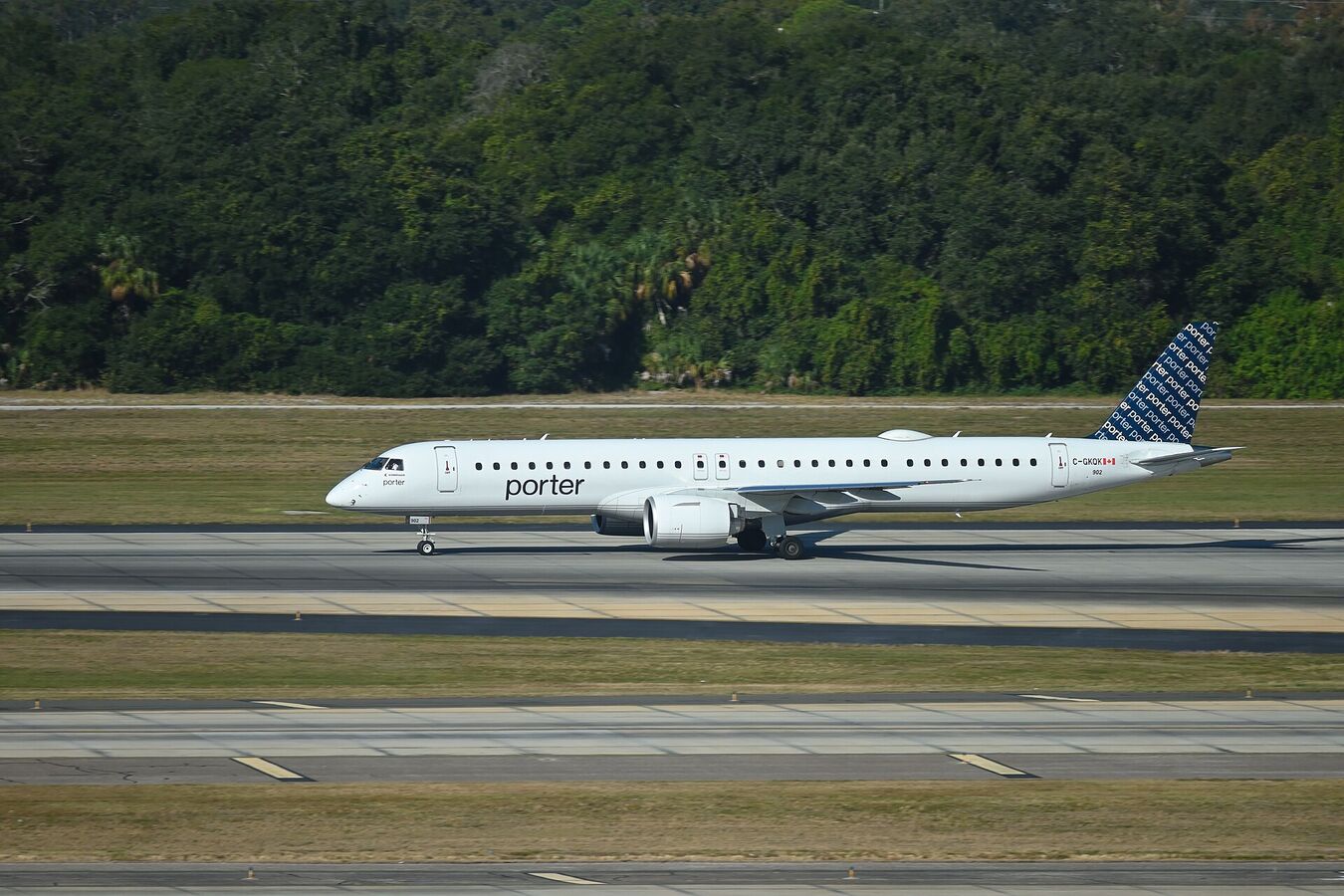Porter Airlines aircraft in current livery