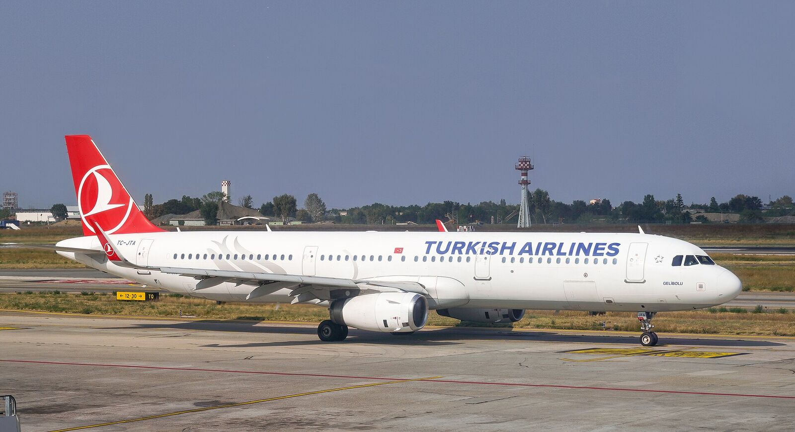 Turkish Airlines aircraft in current livery