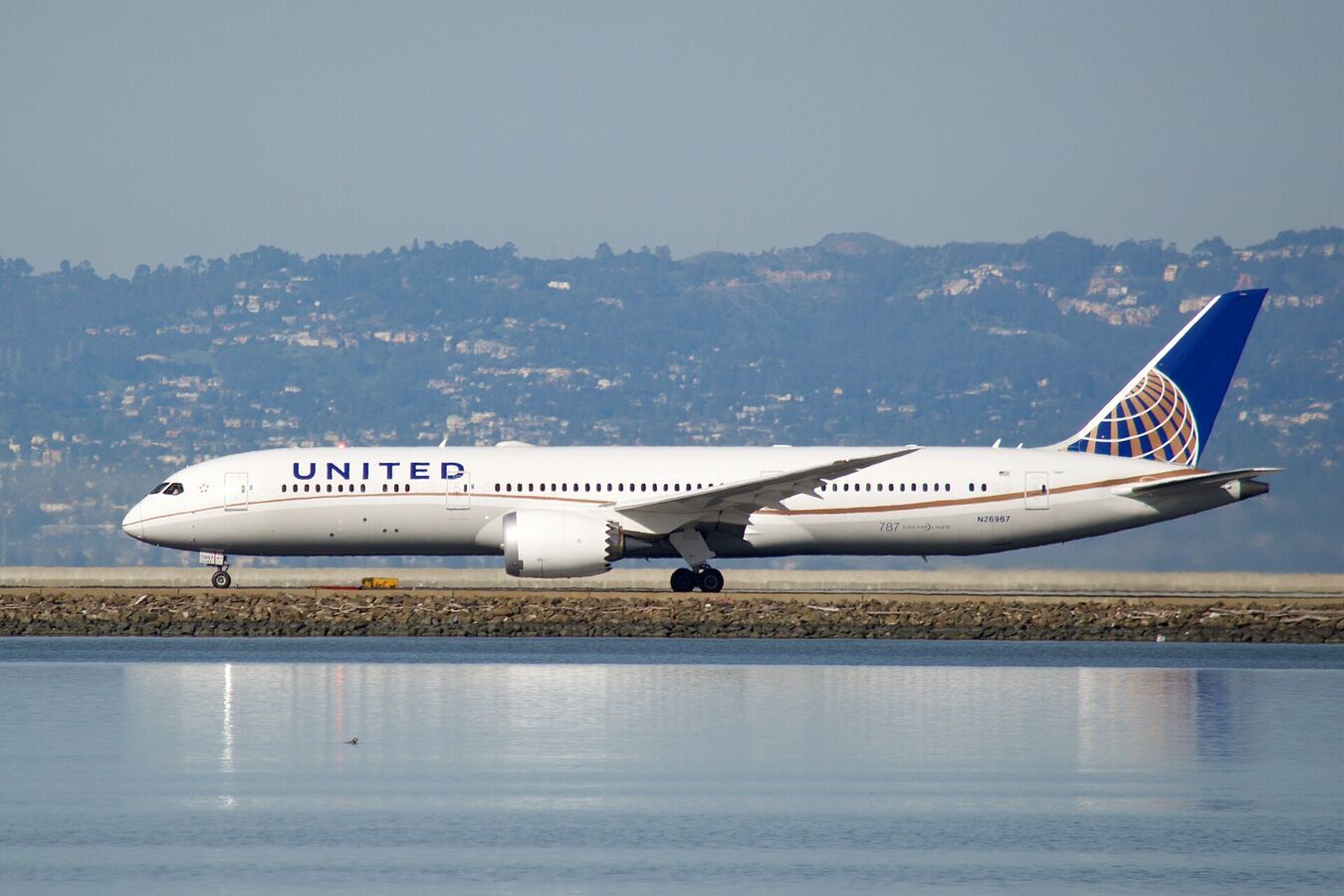 United Airlines aircraft in current livery