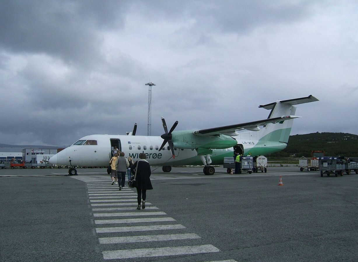 Wideroe's aircraft in current livery