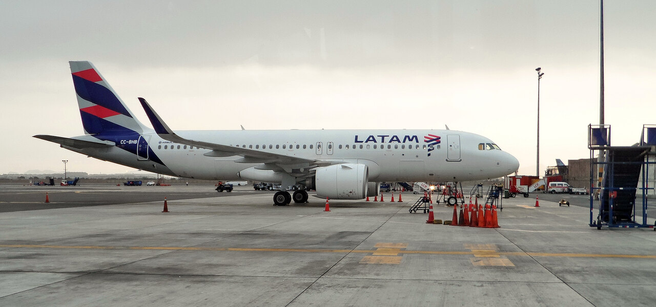LATAM Airbus A320 at Lima Jorge Chavez